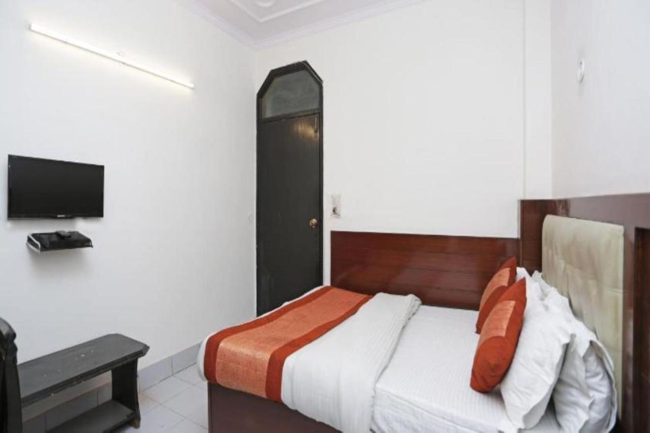 Hotel I Stay & Revels Near New Delhi Railway Station- By Ap Singh Hotels Exterior photo